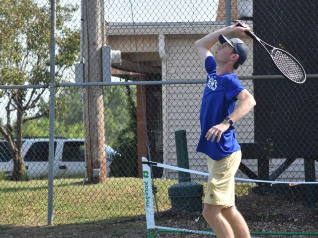 Lady Goblin tennis handles Farmington