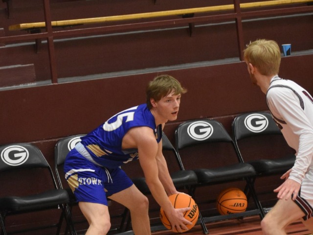 3-pointers lead Goblins to win