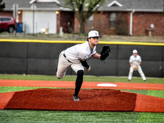 PREP BASEBALL: Bentonville takes 9-0 victory over Fort Smith Southside, completes 6A-West series sweep