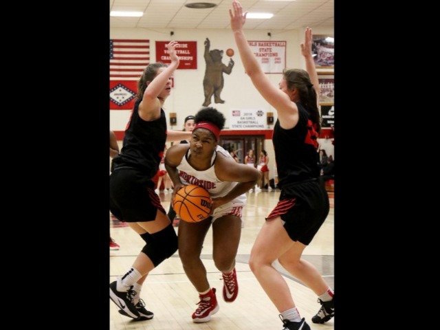 Lady Bears keep rolling; Grizzlies bounce back