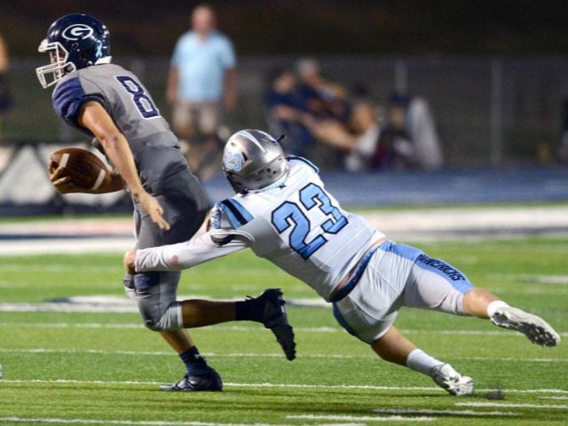 Chaffey settles in nicely as Mavericks’ middle linebacker