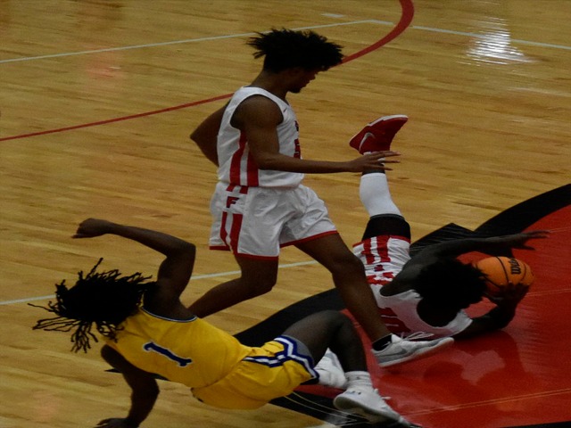 Cards Can't Throw Free Throws In Ocean
