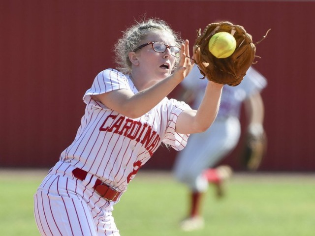 Farmington wins regional championship on controversial call