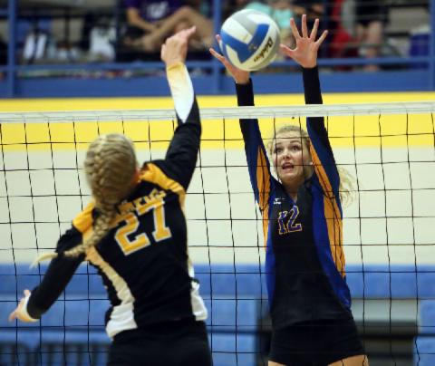 Hutchinson volleyball team shows promise
