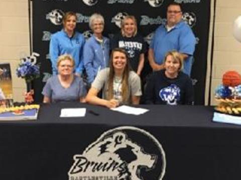 Lauren Richter Signs to Play at Washburn!