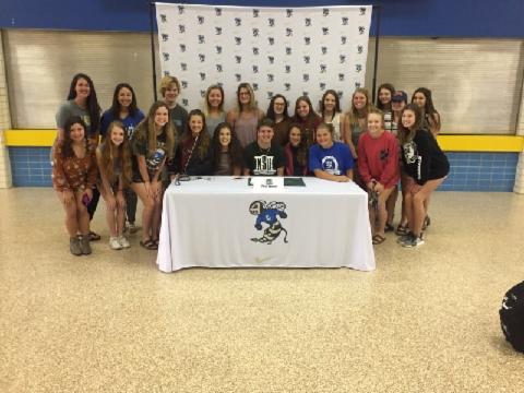 Pacey Spencer, signing to cheer for NSU