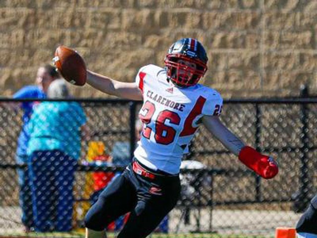 Defensive scores complement offense as Zebras charge past Memorial