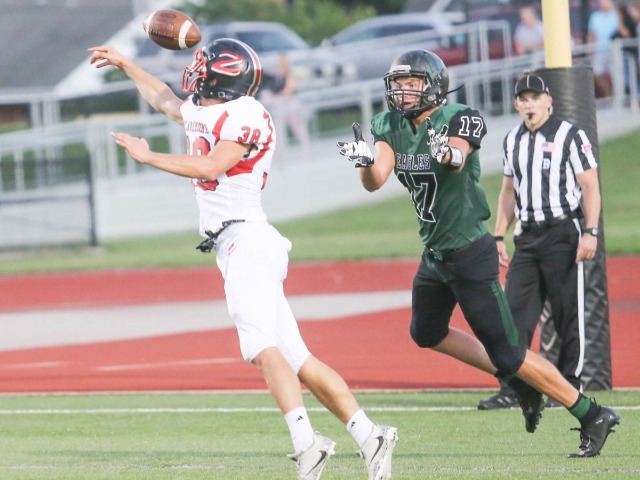 Zebras clamp down for 23-21 win