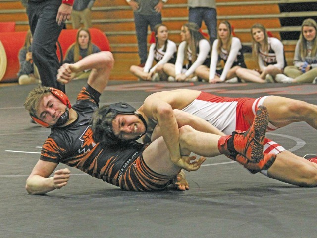 Claremore wrestling falls to Coweta, Grove