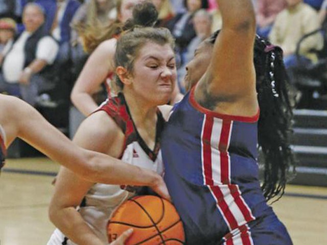 Lady Zebras drop early lead in loss to Edison