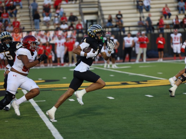 Seminole Indians Dominate Sweetwater Mustangs 58-7 in Homecoming Blowout
