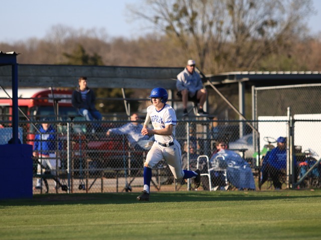 Sapulpa Chieftains take victory over Broken Arrow in pitcher's duel