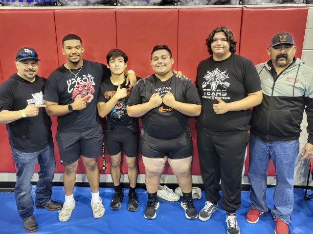 Boys Powerlifting reaches Regional Meet