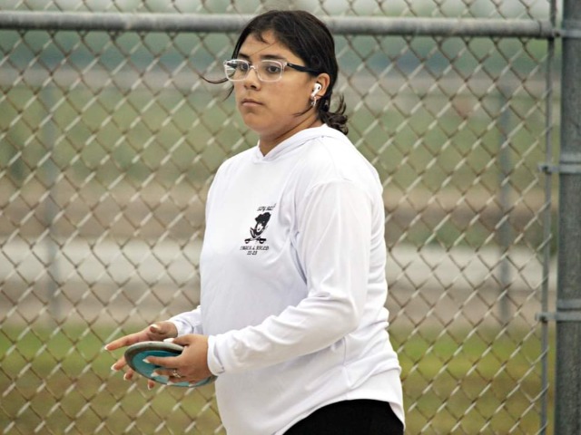 De La Cruz finishes 7th at Regional Meet