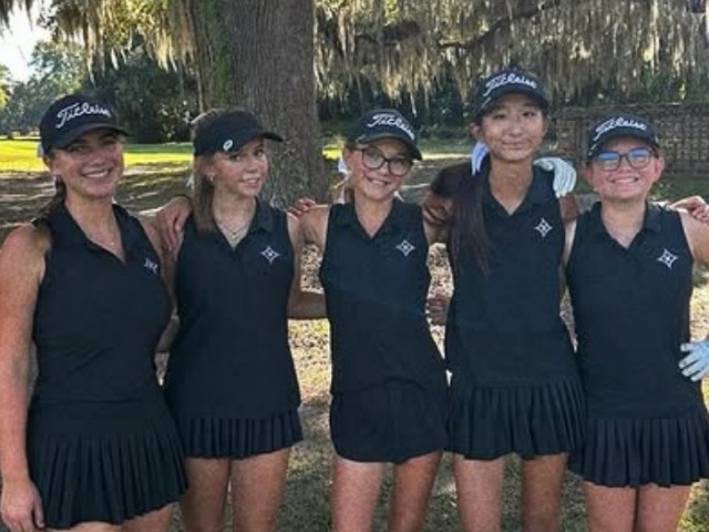 The Wando Girls Golf Team Finish in Second Place during Quad Match