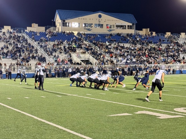 Vikings Rally Late to Defeat Fairmont, 22-21