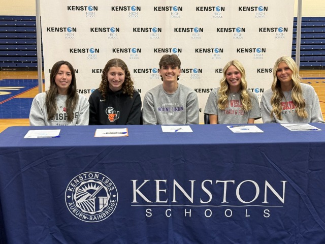 Hockey concludes season with 5-2 playoff loss to Kent Roosevelt