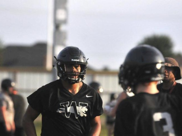 Westmoore DE Nikale Davis transfers to Moore