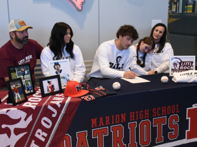 York signs with Little Rock