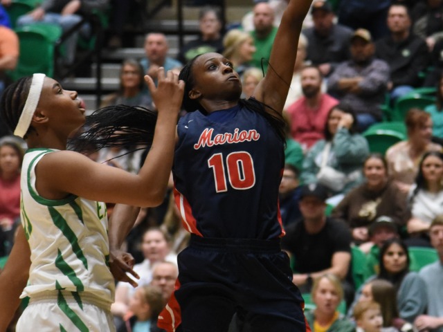 Benton stuns Marion at state