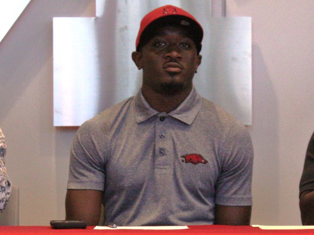 Marion Hurdler Signs with Razorbacks