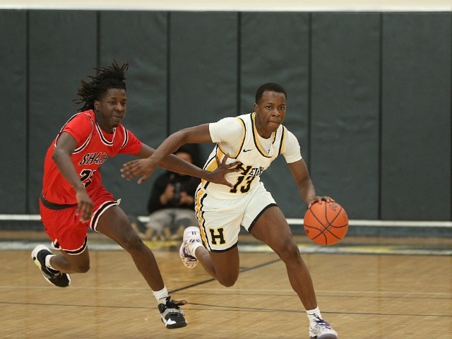 Track Performs Well at Distrtrict Meet