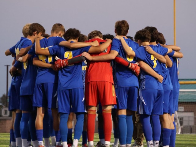 The Olentangy Men’s soccer team prepares before their game against Bishop Watterson. The Braves won 1-0.