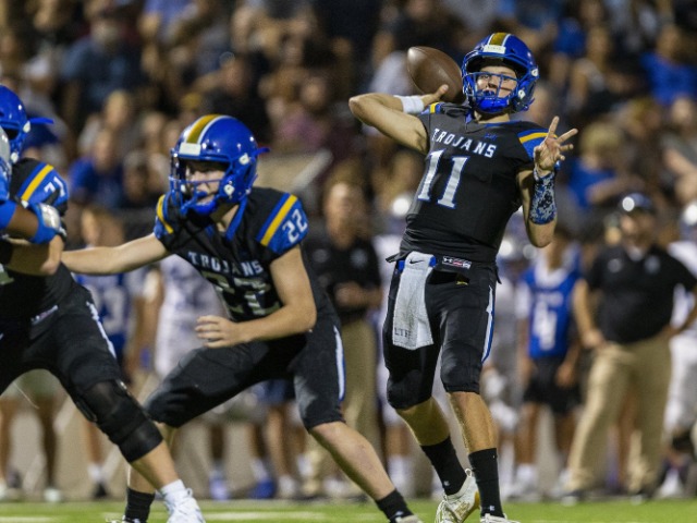  Quick start by Groos propels Anderson to victory in Taco Shack Bowl