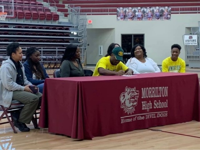 Clemons signs with ATU