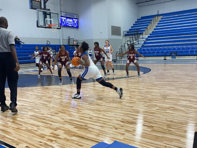 Ladydogs Win, Bulldogs Fall to Crossett at Home
