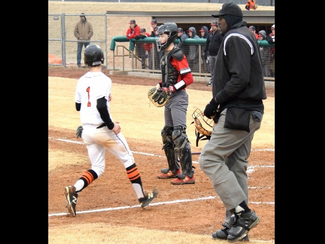 Lions win big game in seventh inning over Grove
