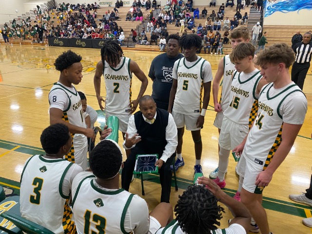 Boys Basketball Defeats Marion