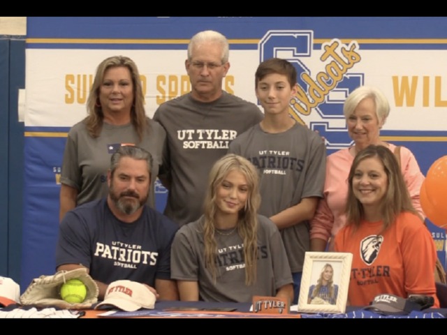 Crimson Bryant Signs Letter of Intent with the University of Texas at Tyler Patriots