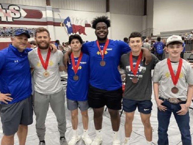 WILDCATS POWERLIFTING TAKES 6TH AT REGIONALS, MITCHELL QUALIFIES FOR STATE