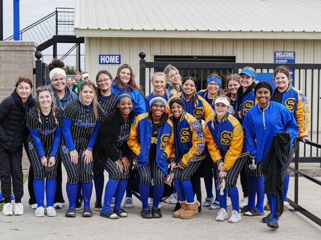 Lady Cats Softball Goes Perfect 7-0 to Start Season