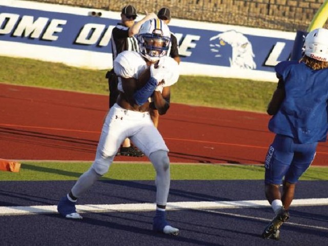 Wildcats Win First Scrimmage 28-21