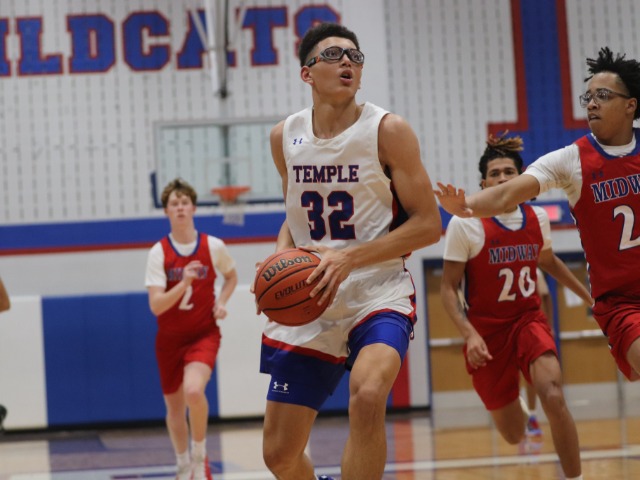 Midway Rallies Late to Edge Wildcats in JV Clash