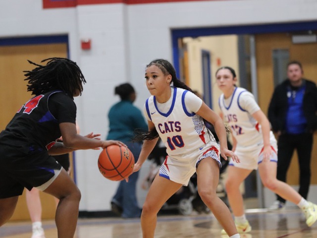 Defensive Struggle Ends in Home Loss for Tem-Cats