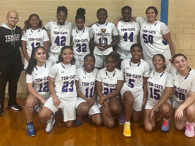 Tem-Cats continue climb in district standings with sweep of Shoemaker