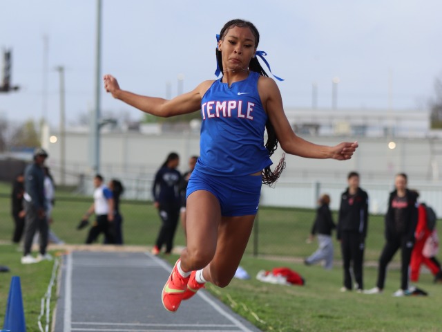 Tem-Cat freshman win McCallum Tournament title