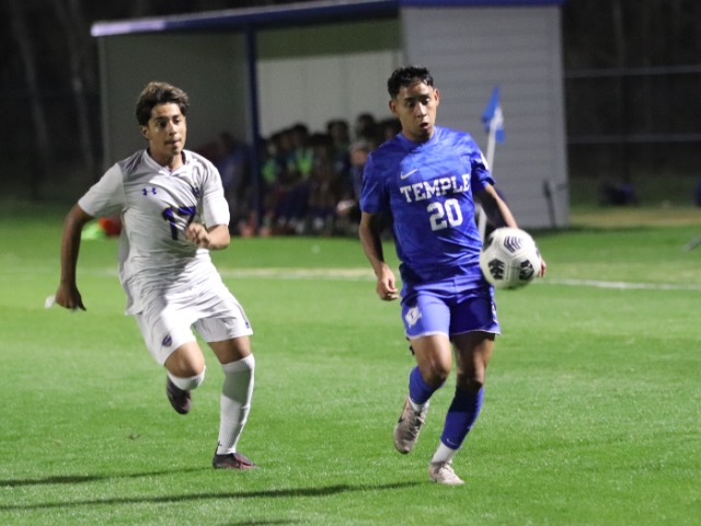 Wildcats Dominate in DeSoto Tournament Opener