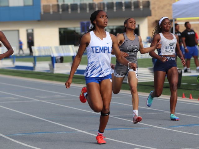 Temple knocks off Killeen Shoemaker to start 12-6A schedule, 44-26
