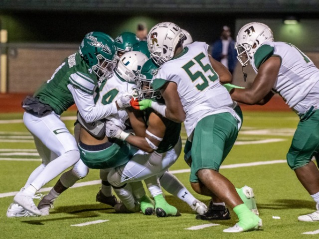 Playoff-bound Waxahachie nearly upsets shorthanded No. 22 DeSoto in final seconds