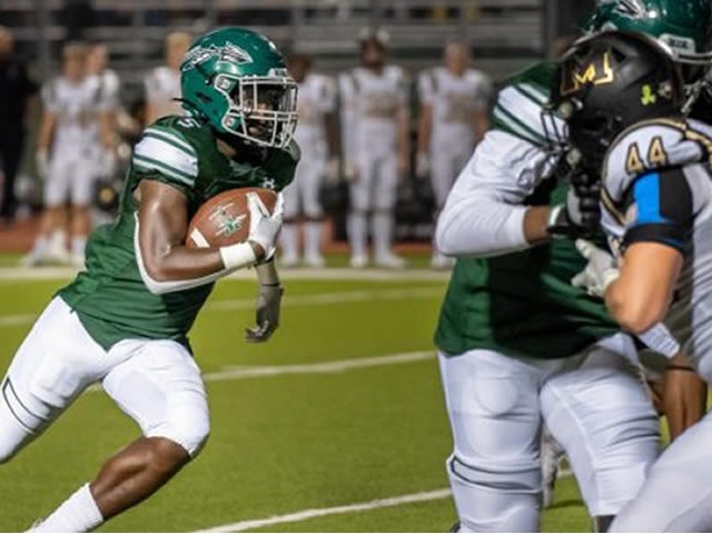 Becks, defense move Waxahachie 1 win from second-consecutive 6A playoff berth