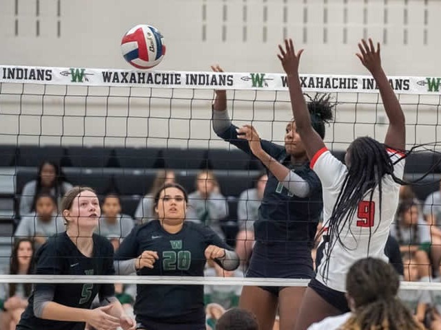 Lady Indians sweep Cedar Hill at home