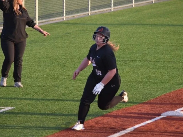 District unbeaten Ladycats, Bearcats take to road today to continue 4-5A diamond action