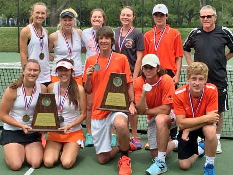 Tennis wins district championships