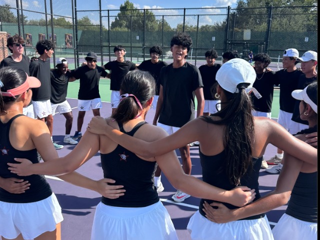 Tennis Stays Unbeaten With 17-2 Win at Richardson