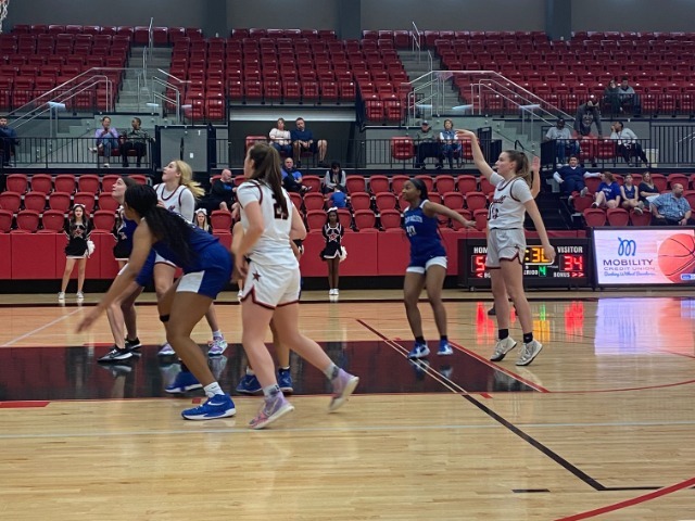 Cowboys finish 3-2 in the Coppell Tipoff Classic