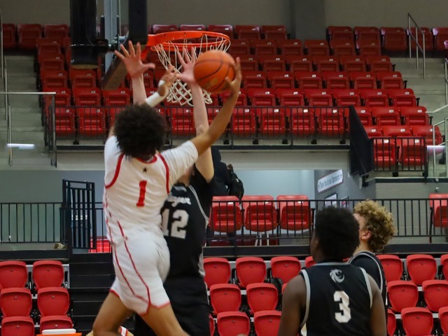 Cowboys Edge Guyer in Thriller to Close Regular Season image 